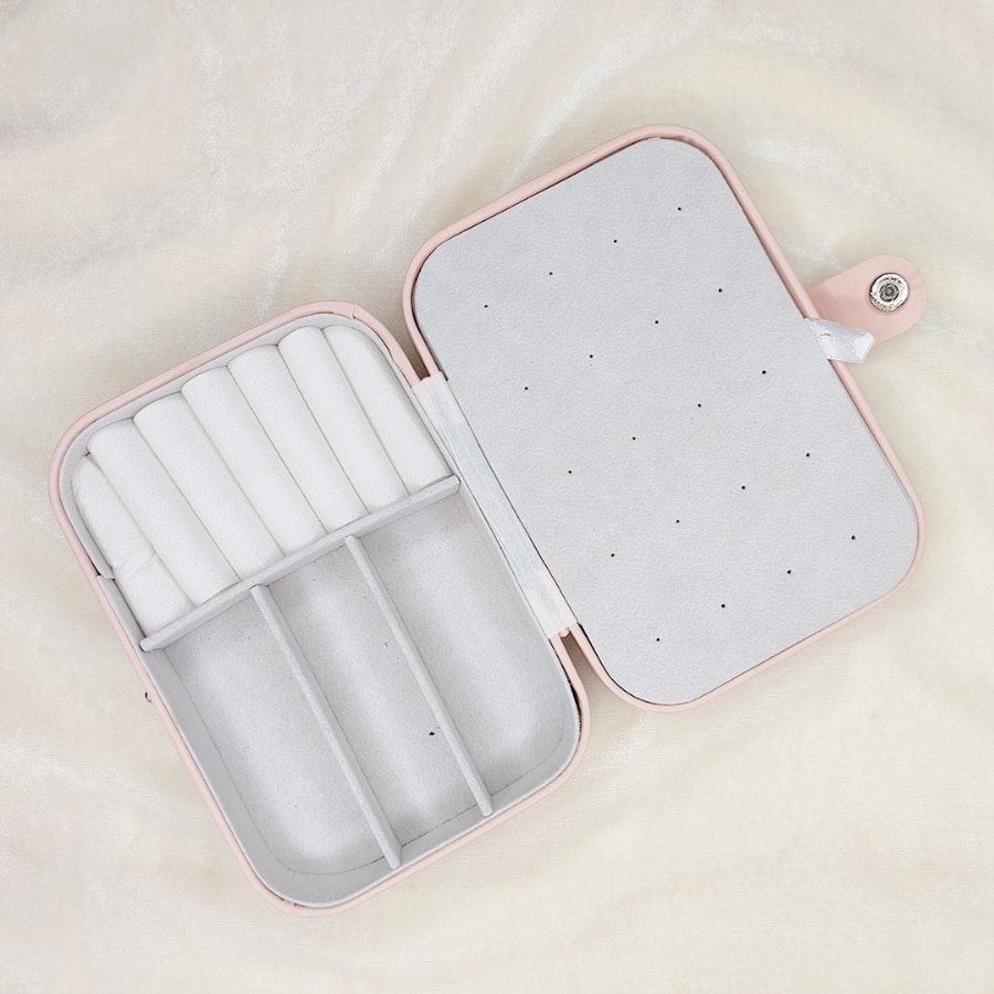 Serene jewelry organizer